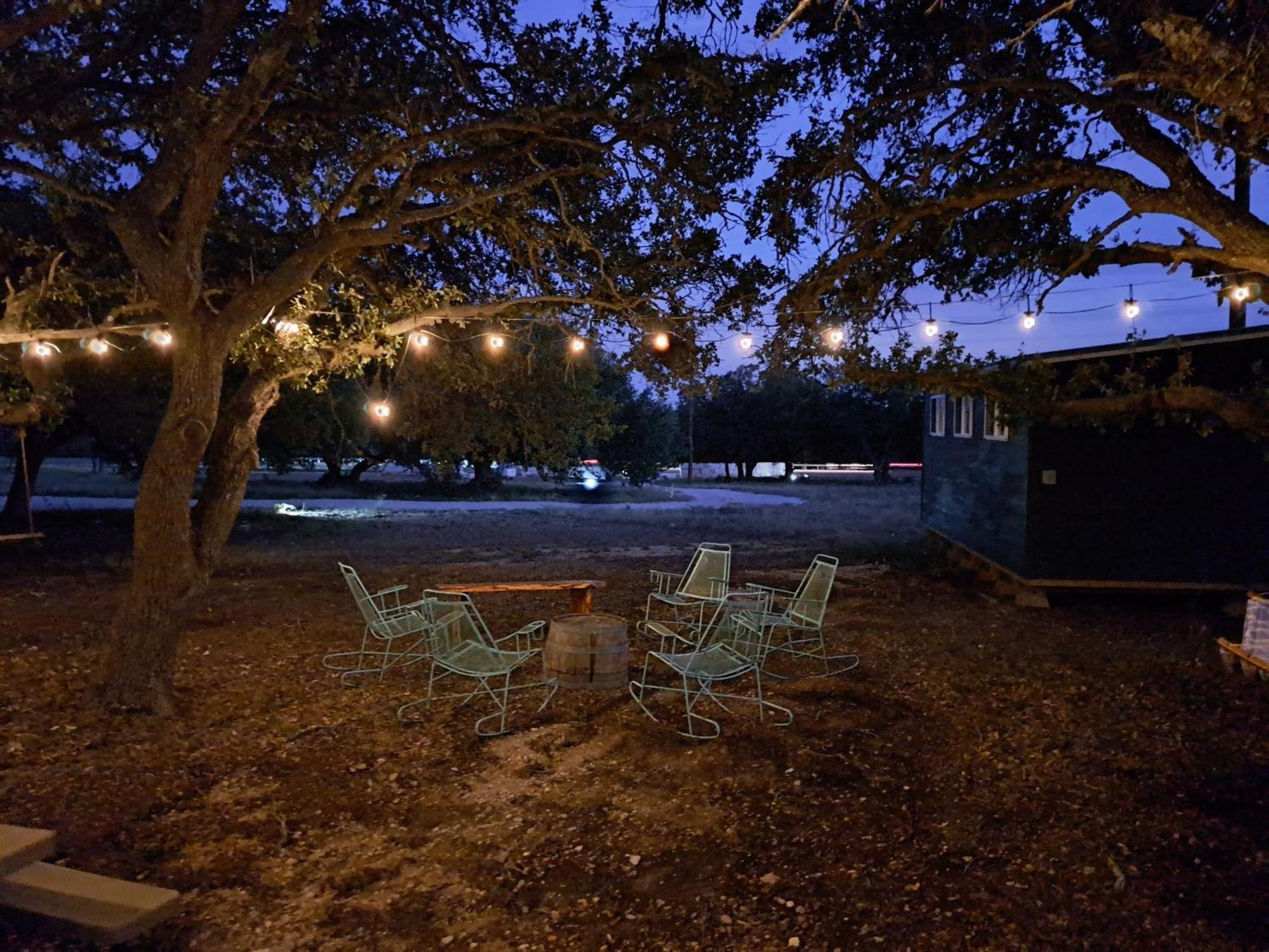The Container Retreat @ 290 Wine Trail #1 Escape To Hye, Tx Villa Bagian luar foto